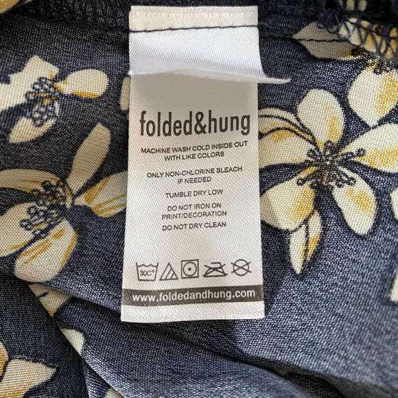 Folded & Hung Floral Crew Neck Bell Sleeve Keyhole Back Blouse Sz M - Picture 7 of 7